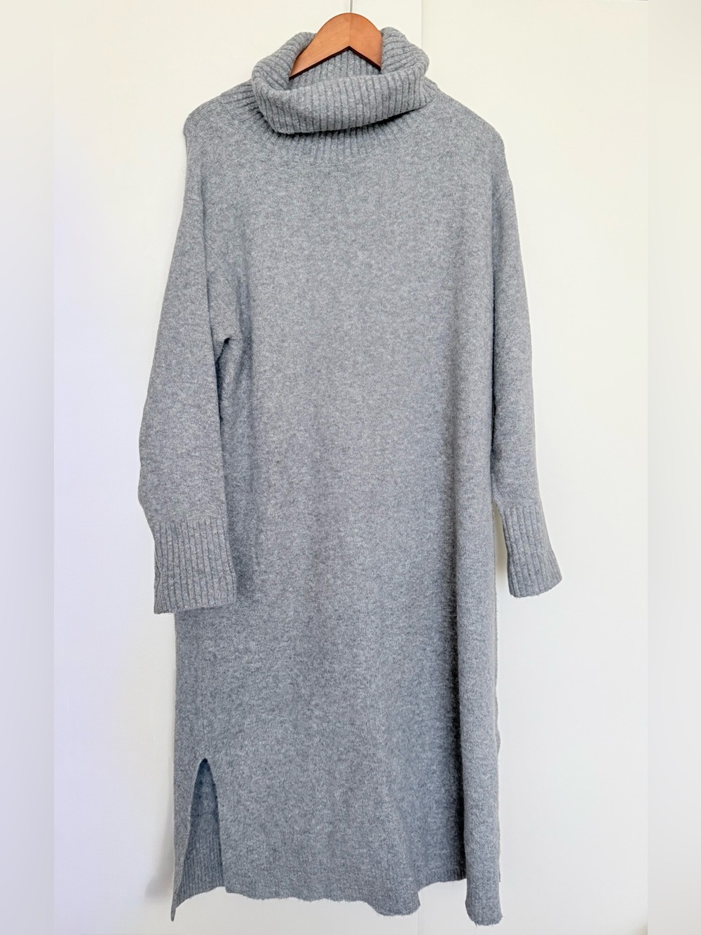 Uniqlo Soufflé Yarn Knit Grey Turtleneck Maxi Sweater Dress Size M Cozy Warm